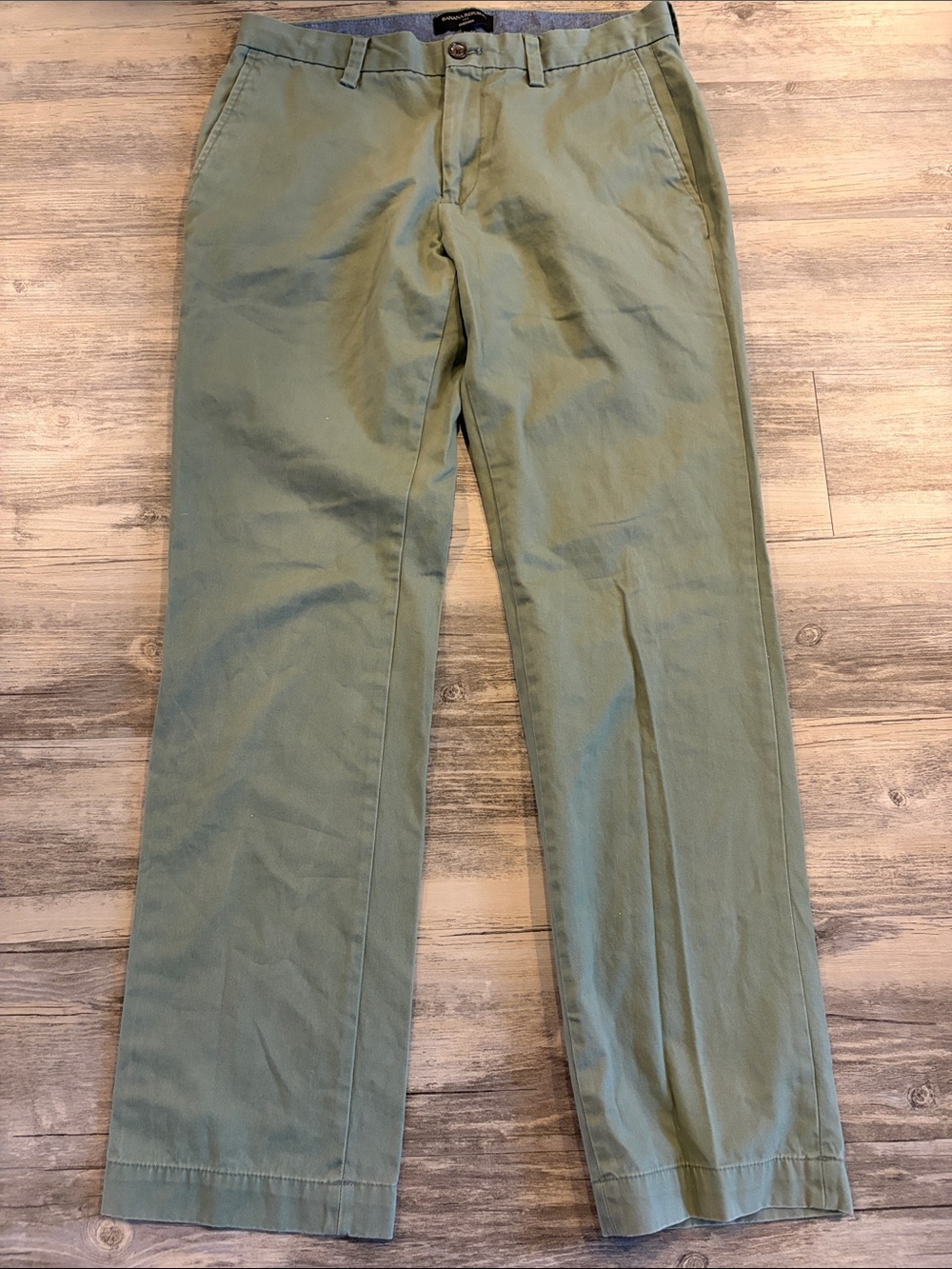 Banana Republic 100% cotton Green Emerson Chinos